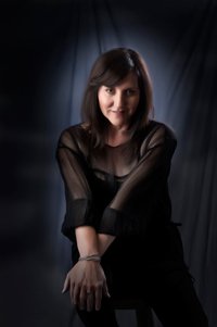 Paula Monsalve singer songwriter from Linares Chile